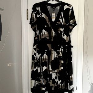 NWT Alfani Ink Blooms Faux Wrap Short Sleeves Dress - 3x